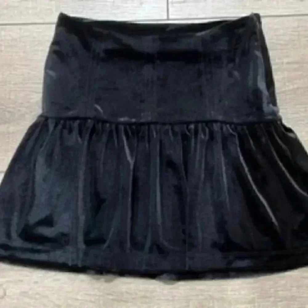 Forever 21 Velour Skirt Girl’s Size Large 7/8 Black fit and flare